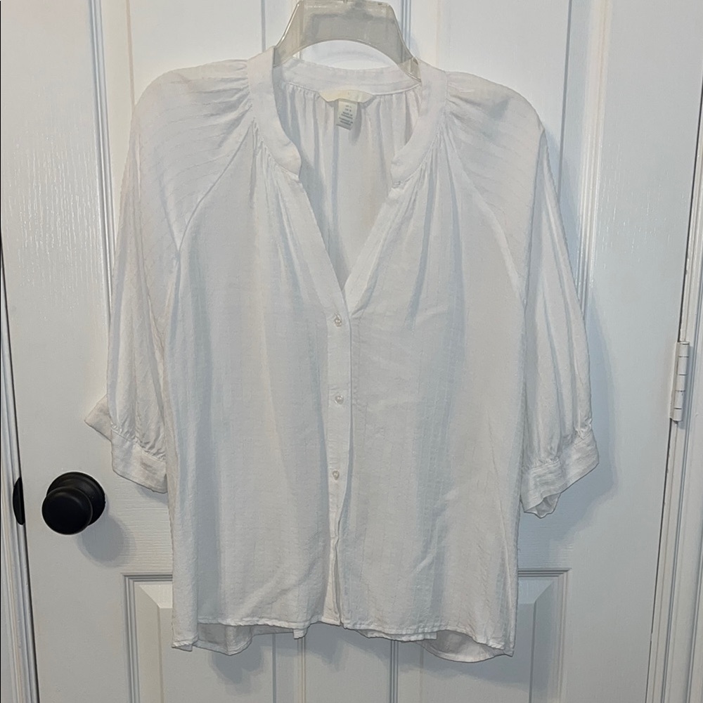 H & M White Button Down V-Neck Blouse